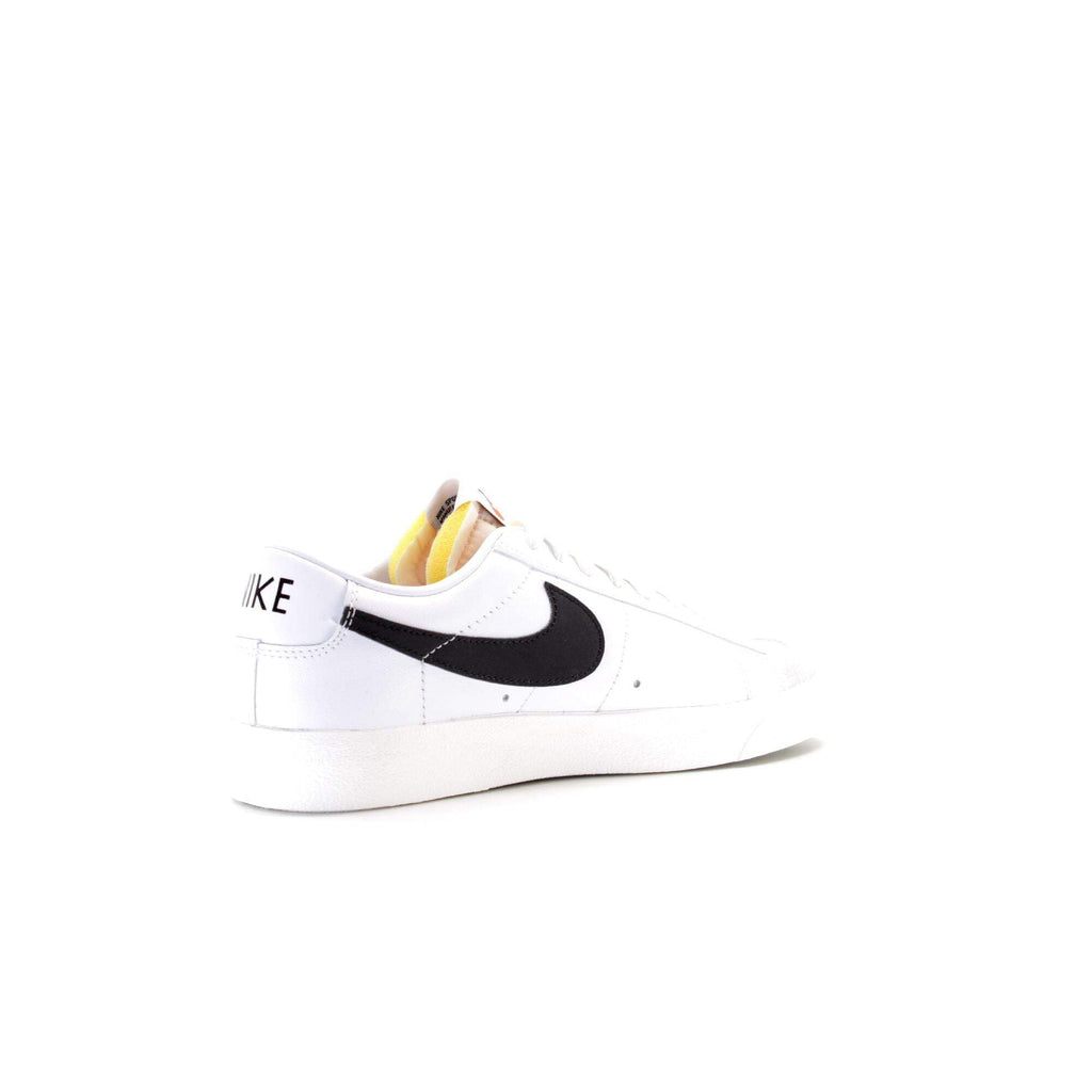 Nike Men's Blazer Low 77 Basketball Shoe