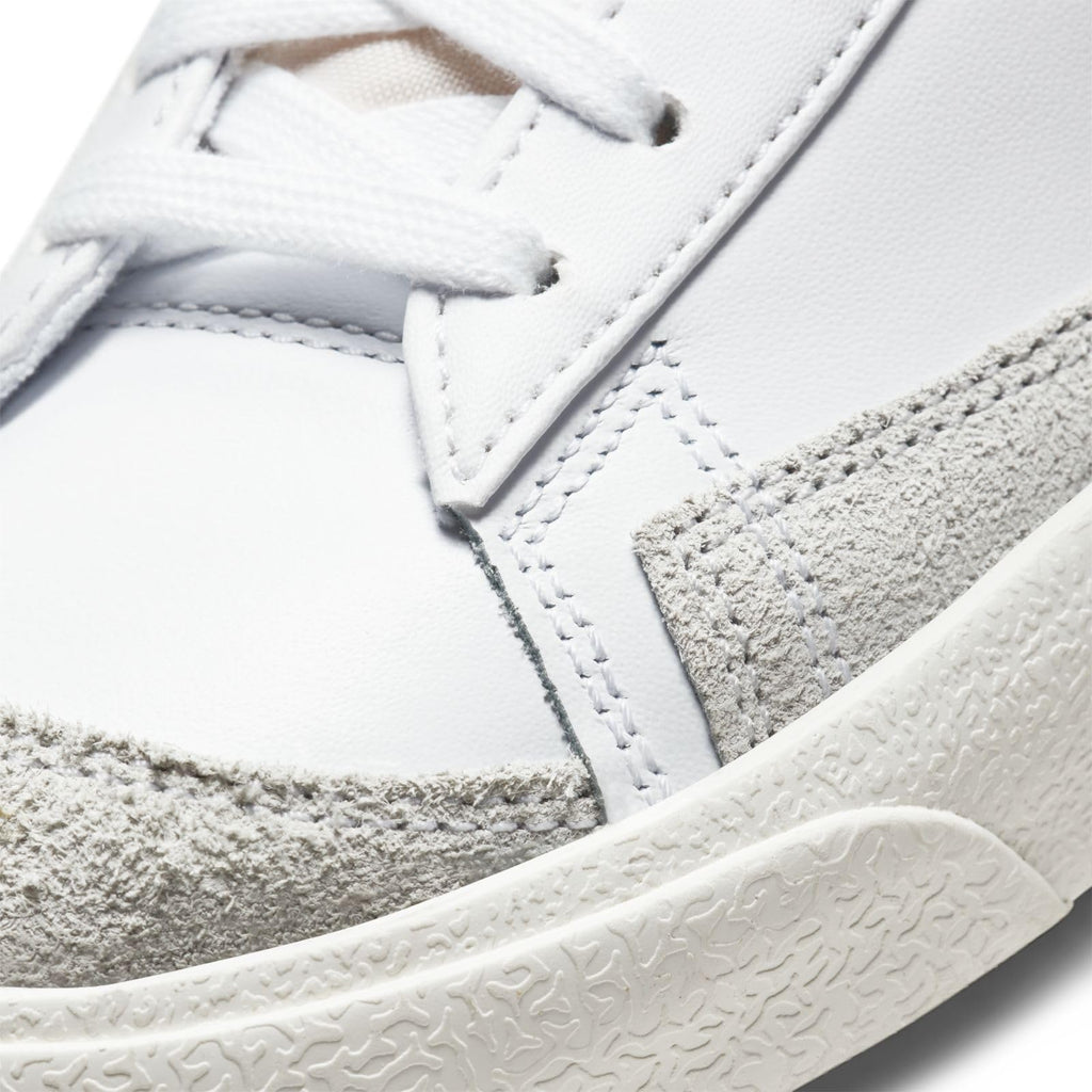 Nike Women's Blazer Mid '77 Vintage Sneaker